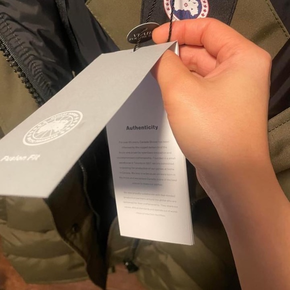 BNWT Canada Goose Shelburne Parka Fusion Medium - Picture 7 of 8